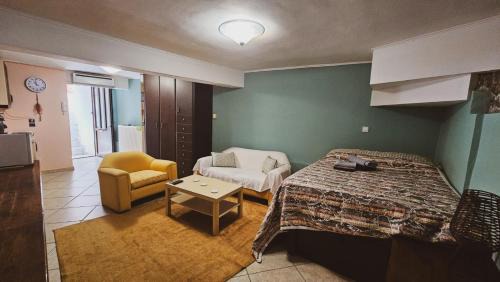 Khalkis Apartment | Stone cottage