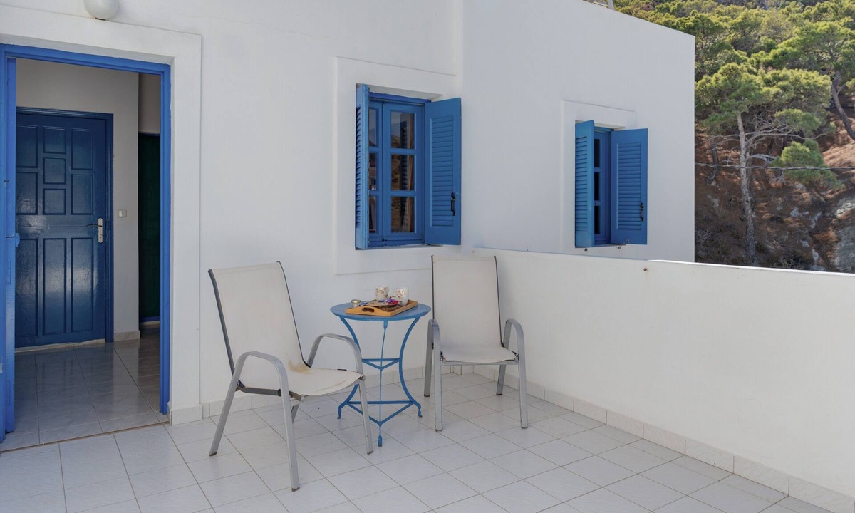 Diafani Apartment | Studio Apartment 'Double No 2' with Sea View, Wi-Fi and Air Conditioning