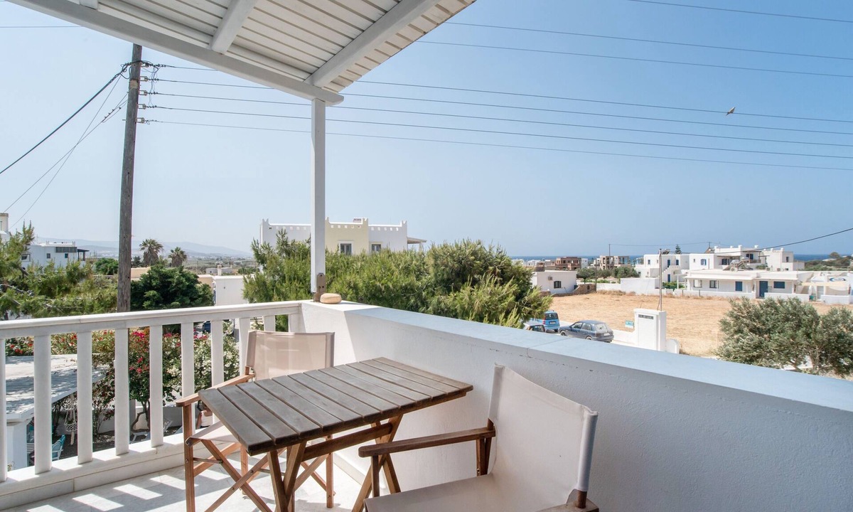 Mikri Vigla Apartment | Studio Apartment 'Maroulis Studios - 8' with Private Garden, Wi-Fi & Air Conditioning