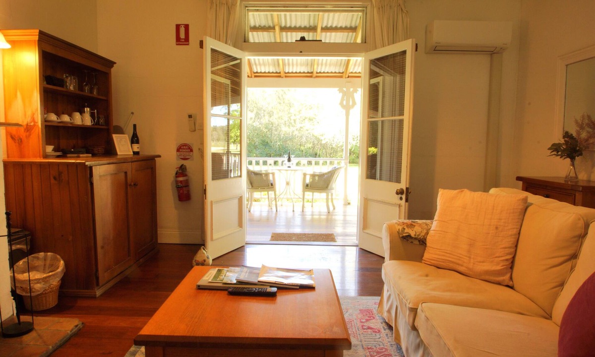 Pokolbin Bed & Breakfast | The Carriages
