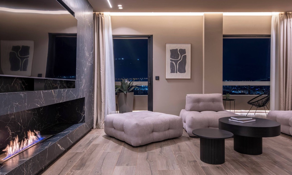 Ampelokipoi Apartment | The HostMaster Skyline Tower View Suite