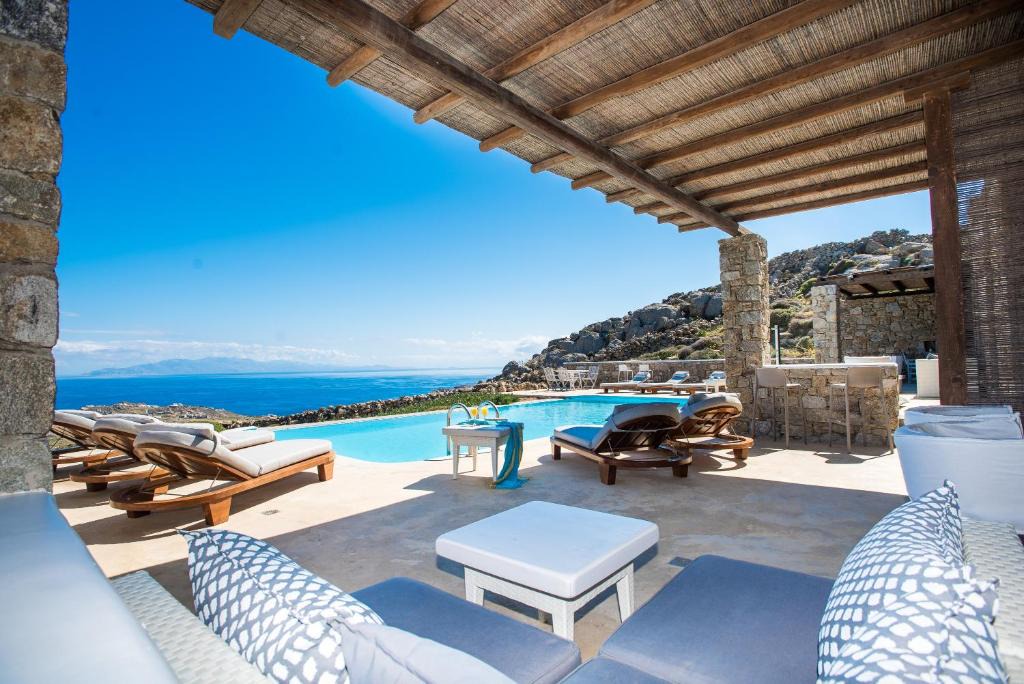 Plintri Villa | Villa Amallini, Luxe Infinity Pool