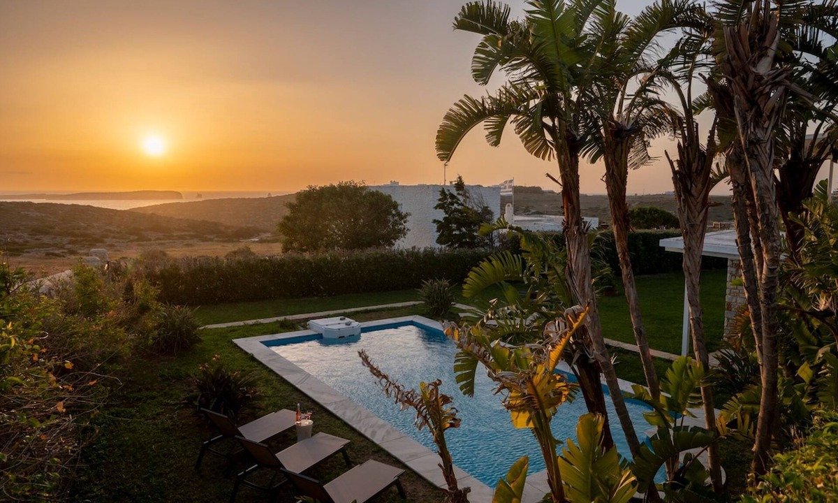 Nea Cryssi Akti Apartment | Villa Franca! Ideal for wedding parties!