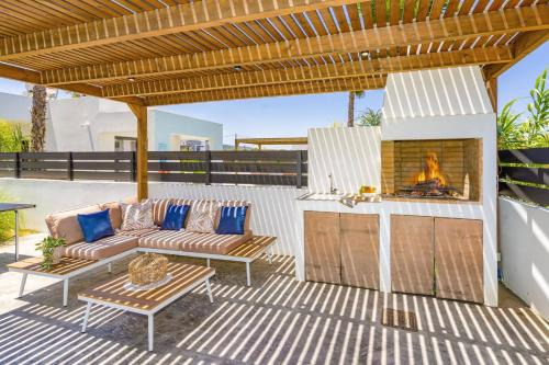 Petaloudes Villa | Villa Palm Vista by Villa Plus