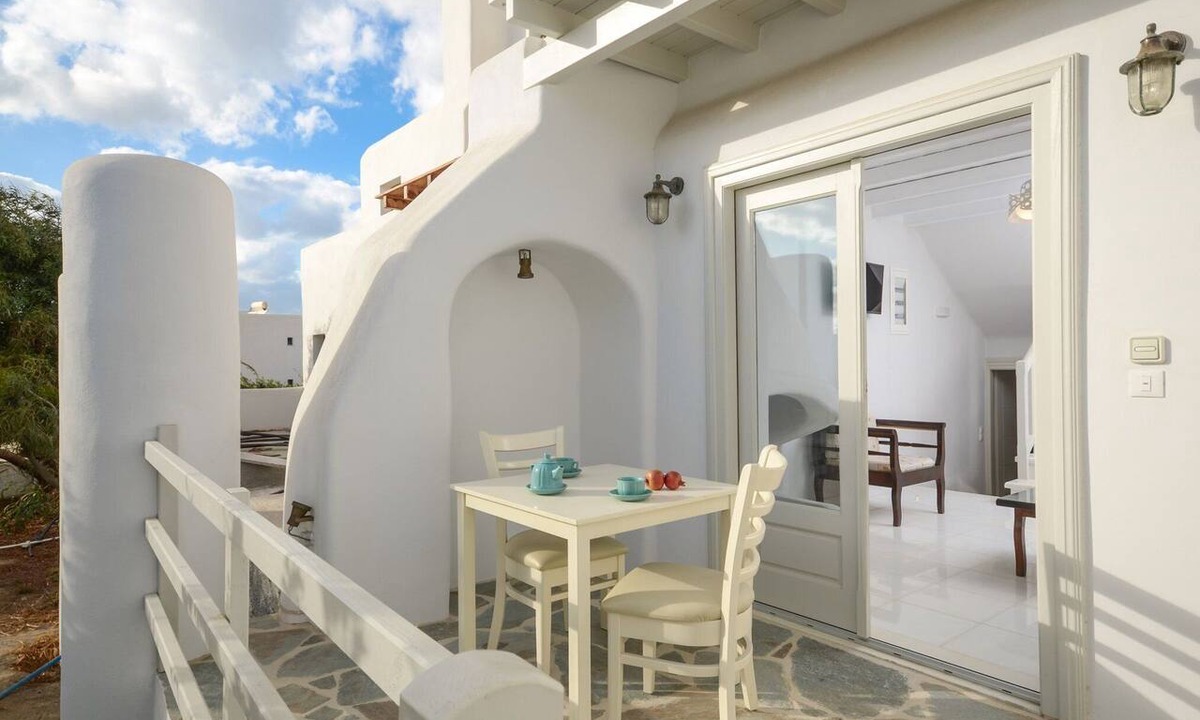 Agia Anna Villa | Villa Selvarion, Private Furnished Terrace, Shared Pool, Naxos