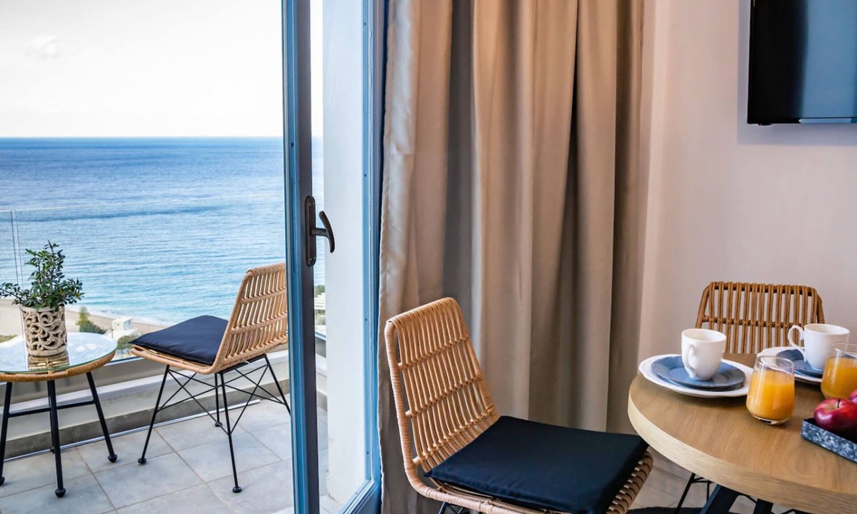 Aperio Apartment | Yploui Suites 1 in Kira Panagia