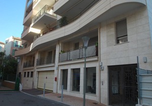 Charmant 2P moderne avec terrasse, parking privé, en plein centre de Menton, à 2 pas de la mer - FR-1-196-200