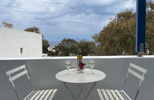 Kamari House | Ιdylle Cycladic House | 2 Bathrooms | Black Beach