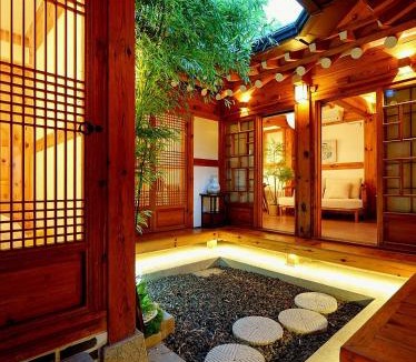 Seochon Villa | #서촌전통한옥독채 #Seochon Hanok PrivateHouse #4BR2BA #9Guests #4min Walk GyeongbokgungStation #Bukchon #Gwanghwamun #Gyeongbokgung #명동