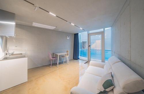 Chuncheon House | 춘천 인터스텔라 풀빌라