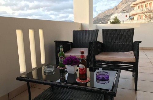 Massouri Apartment | 1 Bed - Sleeps 2 - Private Balcony - Free Parking