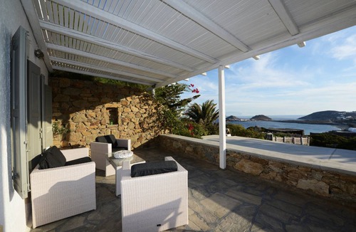 Kalafatis Villa | 165 m² Villa ∙ 4 bedrooms ∙ 8 guests