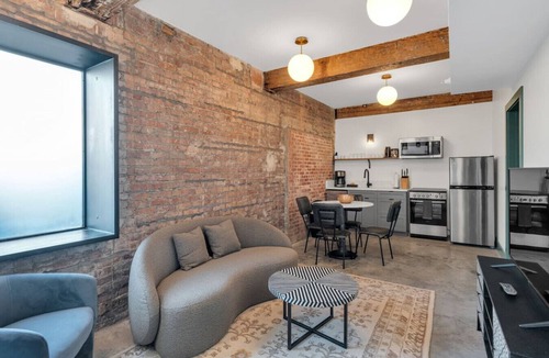 French Quarter Bed & Breakfast | 2 Bedroom Apartment, French Quarter, Rooftop Pool, Near Saenger & Canal
