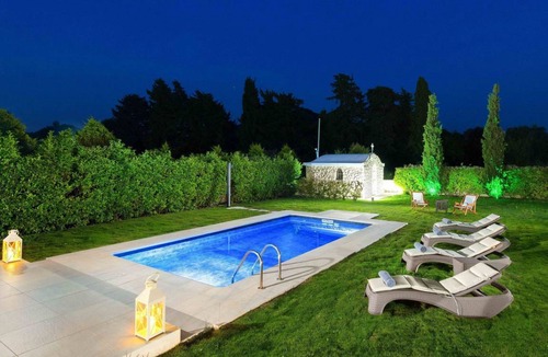 Filerimos Villa | 260 m² Villa ∙ 4 bedrooms ∙ 8 guests