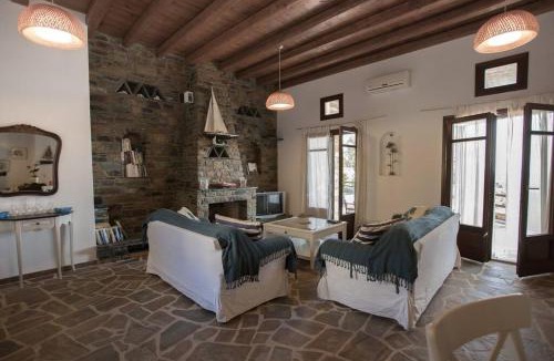 Kato Fellos House | 2AG252-House with a pool in Andros