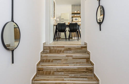 Old Town Naxos Apartment | 2BR Apartment near Beach - Central