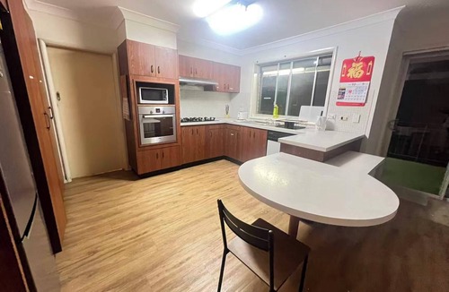 Epping House | 3 mins driving to Macquarie Park and 9 mins walking to bus station.