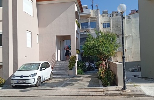 Nea Chora Apartment | 30m² studio 90m from the beach in Chania Self Check‑in Parking Garden Fast WiFi
