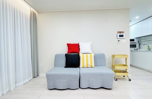 Unseo-dong House | 5 mins to Unseo Station, the nearest to the Incheon Airport, Located in Cafe St.