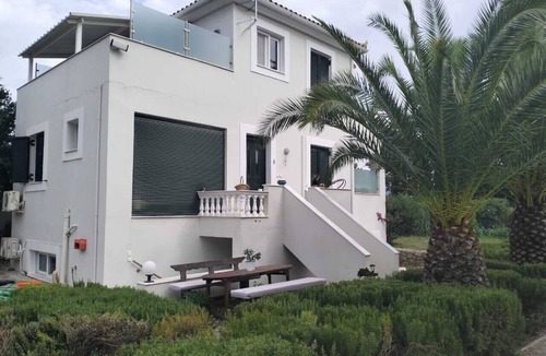 Galaxidi Villa | A 2 level sea-view villa 50 steps from the beach in the famous Galaxidi.