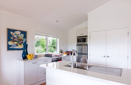 Kerikeri Villa | A quiet garden retreat where birdsong sets the pace., New Zealand