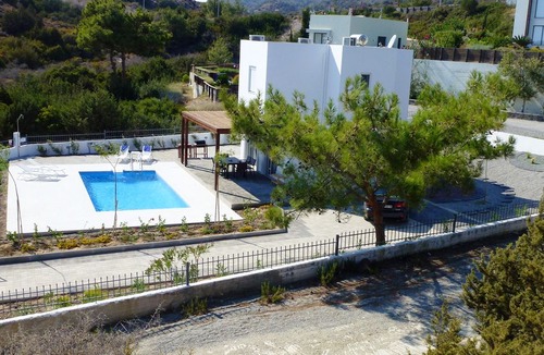 Kiotari Villa | A spaciousl sea facing 2 bedroom modern villa with large pool