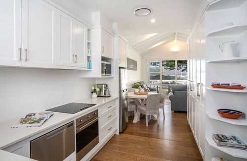 Patonga House | Absolute Beach Front House Panoramic Views 1 FREE NIGHT!