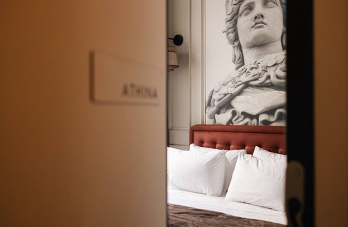 Monastiraki Hotel | Airy Athens Suites - Deluxe Double Room in the Heart of Syntagma