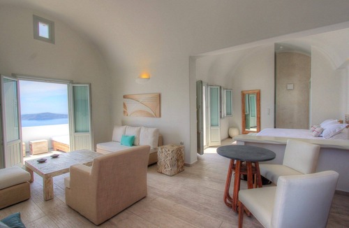 Fira House | Allure Suites