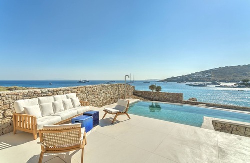 Platis Gialos House | Amazing Contemporary villa on the beach Platis Gialos, Walking to Scorpios