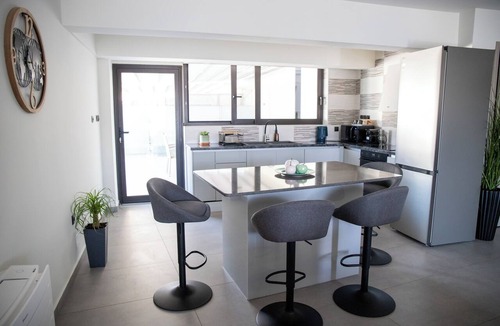 Chalcis Apartment | Ampotis Apartment | Stylish Stay by the Chalkida Waterfront