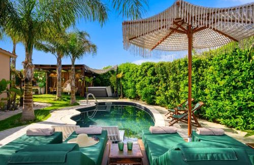 Petaloudes Villa | Antonakis Villa Secret Pool & Hot Tub Hideaway