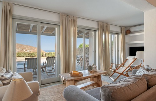 Agios Ioannis House | Apartment In A Hotel 'Anemos Suite with Private Pool' with Sea View, Wi-Fi and Air Conditioning