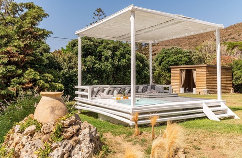 Kato Fellos Apartment | Apartment In A Hotel "Ow Andros Luxury Suites 4" with Mountain View, Private Terrace & Wi-Fi