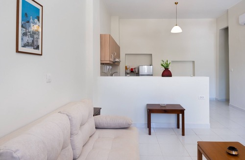 Kos Town Apartment | Apartment 'Port House' with Sea View, Wi-Fi and Air Conditioning