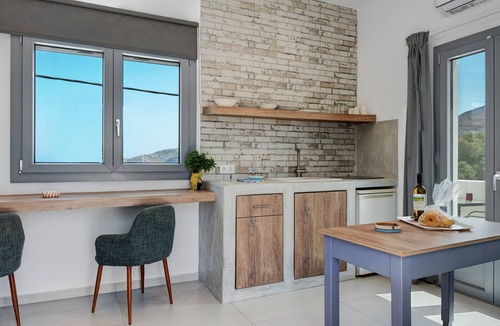 Astypalaia Apartment | Apartment 'Salonikia No 1' with Sea View, Wi-Fi and Air Conditioning