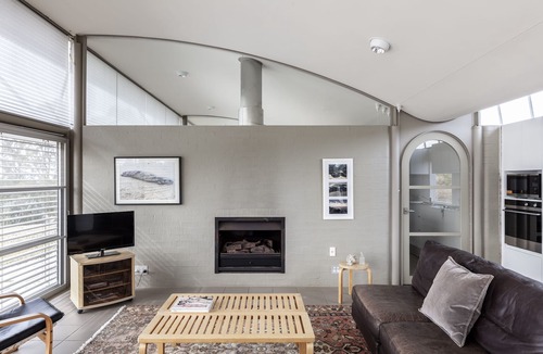 Bingie House | Architectural masterpiece on 100 acres next to the beach