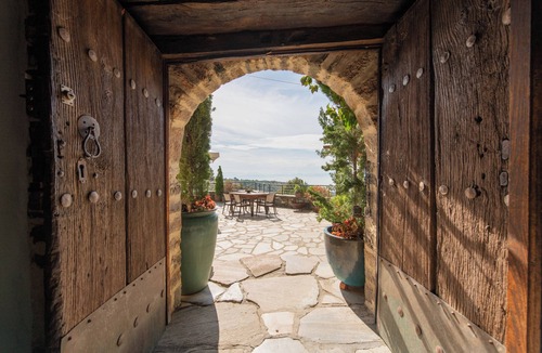 Agios Lavrentios House | Archontiko 1716