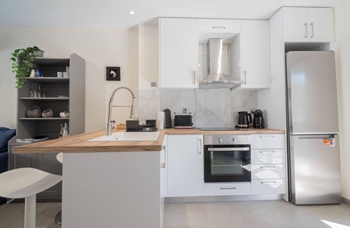Kallithea House | Aurora Maisonette by RentalsPro
