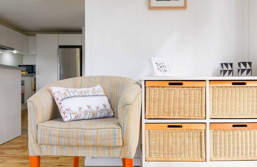 Wentworth Falls House | Backhouse & Bushland Stay with Fireplace