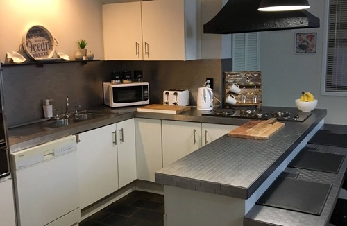 Lemon Tree Passage House | Bayview water front holiday rental.