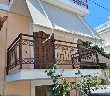 Ireon Apartment | Beach apartment next to the temple of Hera