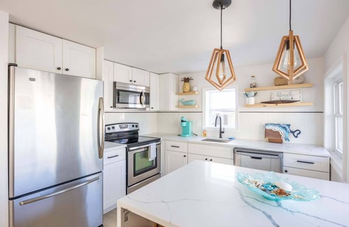 Gold Coast House | Beach Block-1min Walk-Luxury-The Reef Downstairs
