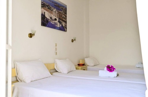 Naousa Bed & Breakfast | Beachfront Bocamviglies Room-Naoussa Aegean Gem