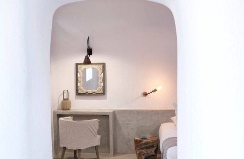 Finikia Villa | Beautiful Santorini Villa | Deluxe Cave Villa | 1 Bedroom | Indoor Heated Pool
