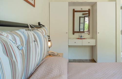Telendos Bed & Breakfast | Bed and Breakfast 'Hotel Suite No 7' with Sea View, Wi-Fi and Air Conditioning