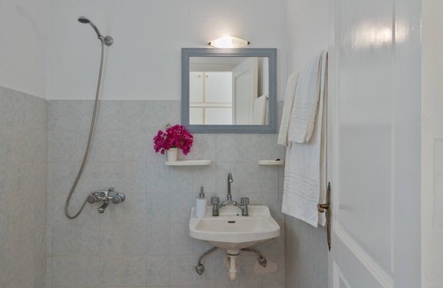 Telendos Bed & Breakfast | Bed and Breakfast 'No 8' with Sea View, Wi-Fi and Air Conditioning
