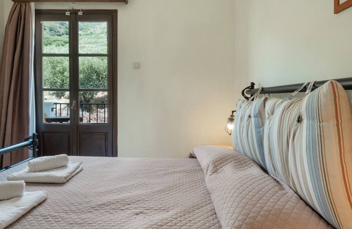 Telendos Bed & Breakfast | Bed and Breakfast 'Suite No 10' with Sea View, Wi-Fi and Air Conditioning