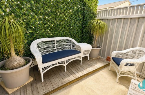 Blacksmiths Apartment | Between the Blue Studio - lake and beach perfection!