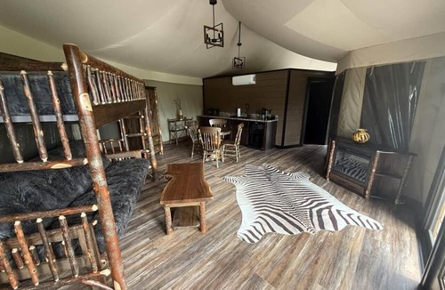 Town of Sullivan RV Rental | Blesbok Luxury Tent 8